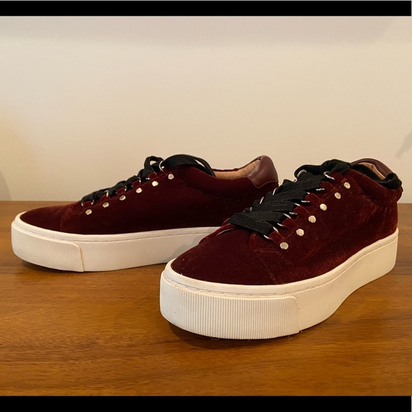 BRAND NEW Joie Velvet Sneakers - Picture 1 of 3